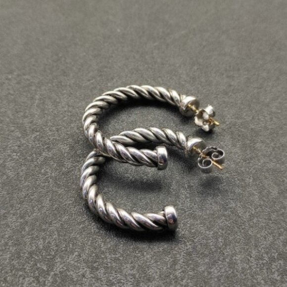 Elegant David Yurman Hoop Earrings - Picture 3 of 4